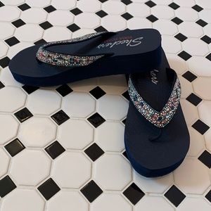 NWT Sketchers Yoga Foam Glory Day beaded wedge flip flops